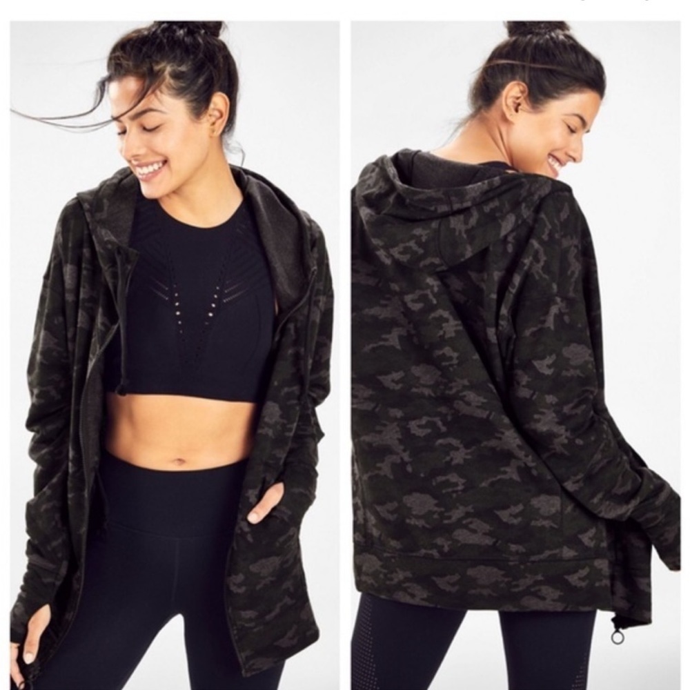 Fabletics Leah Camo Zip Up Hoodie Oversized Black Gray XS Athleisure Jacket